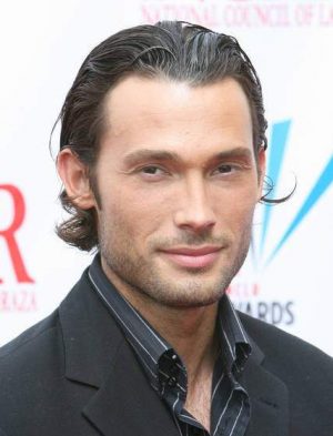 アレック・マゾ