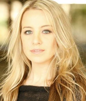 アリー・ウッド