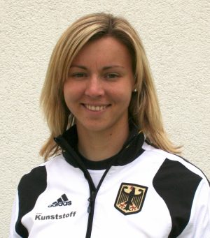 ニコール・リンハルト