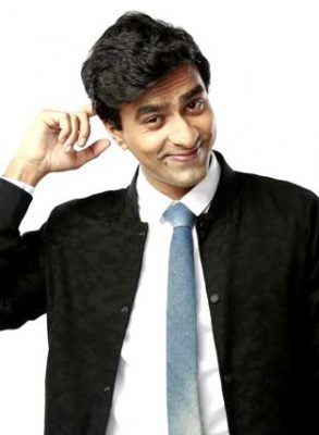 ヴァルン・タクール