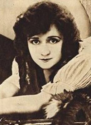 أديل ديغارد