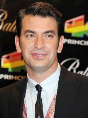 أرتورو فالس