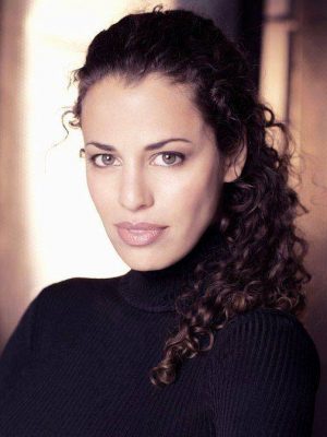 アシーナ・カーカニス