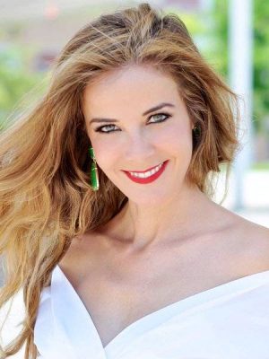 アレクサンドラ・ペレイラ