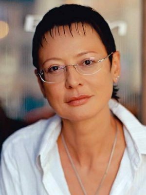 イリーナ・ハカマダ