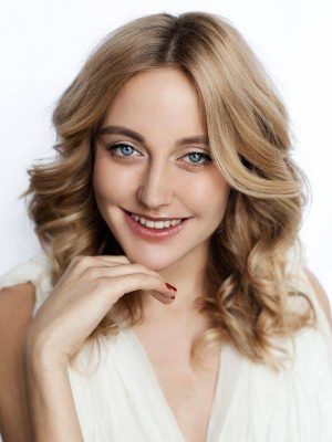 エヴァ・ブッシュミナ