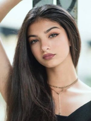 エリサ・マイノ