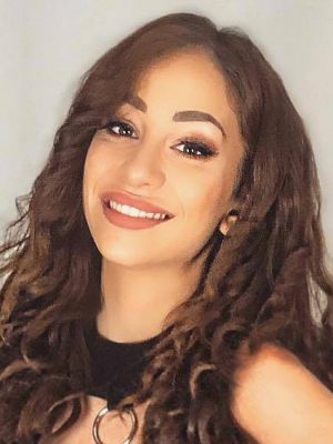 アミラ・ワース