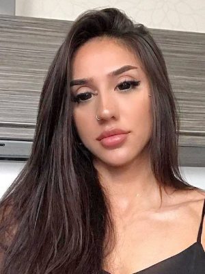 バカール・ナビエワ