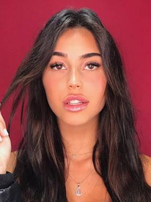 קלאודיה טיהאן