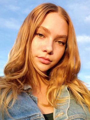 ナディア・ターナー