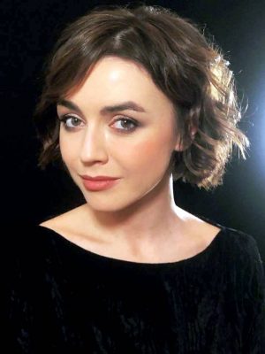 アンナ・オザール