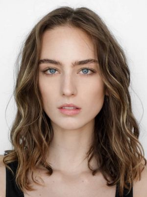 クレア・デロジエ