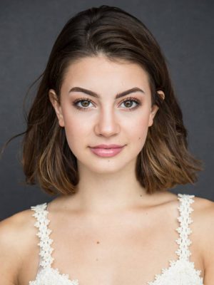 كيارا غريفز